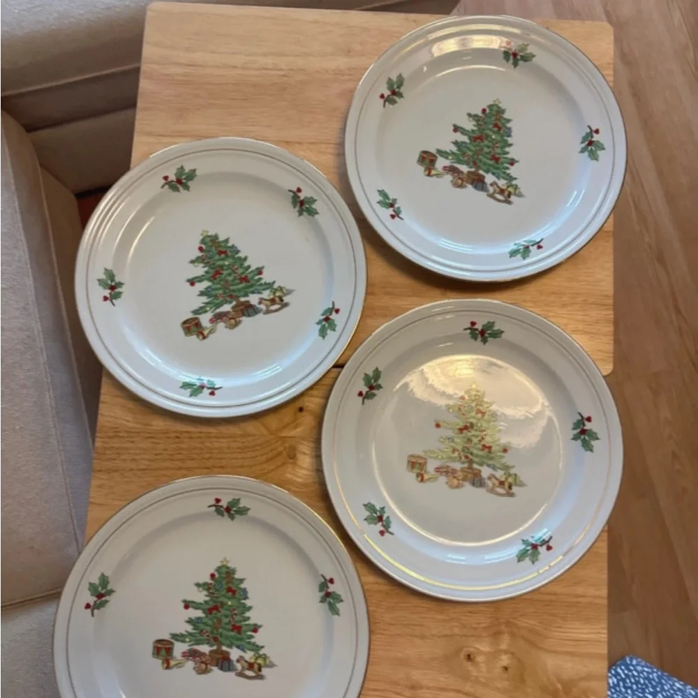 Holiday Hostess Dinnerware